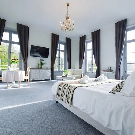 Chateau De Gezaincourt