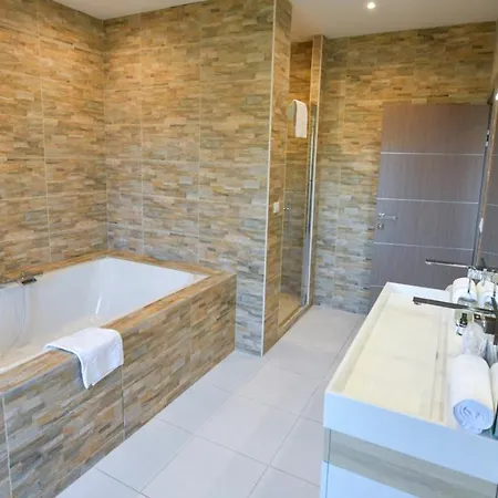 Chateau De Gezaincourt